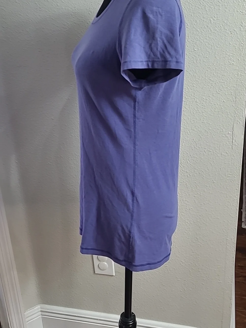 Lululemon Classic Scoop Neck Women's Top - Purple Size M - Picture 6 of 6